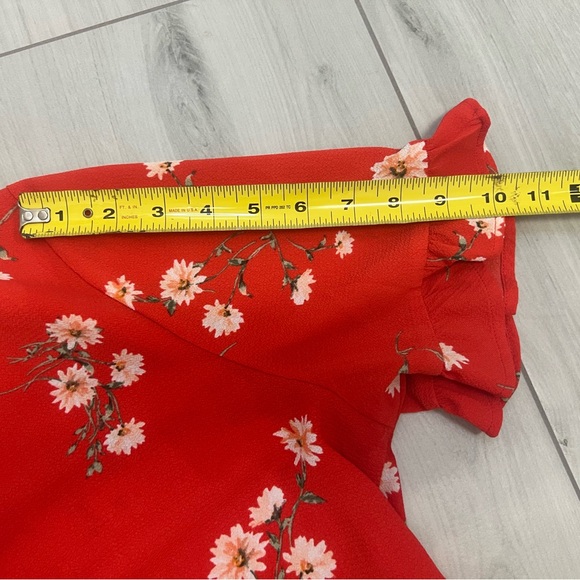 CeCe Women's Red Floral Blouse Sz L - Picture 6 of 8